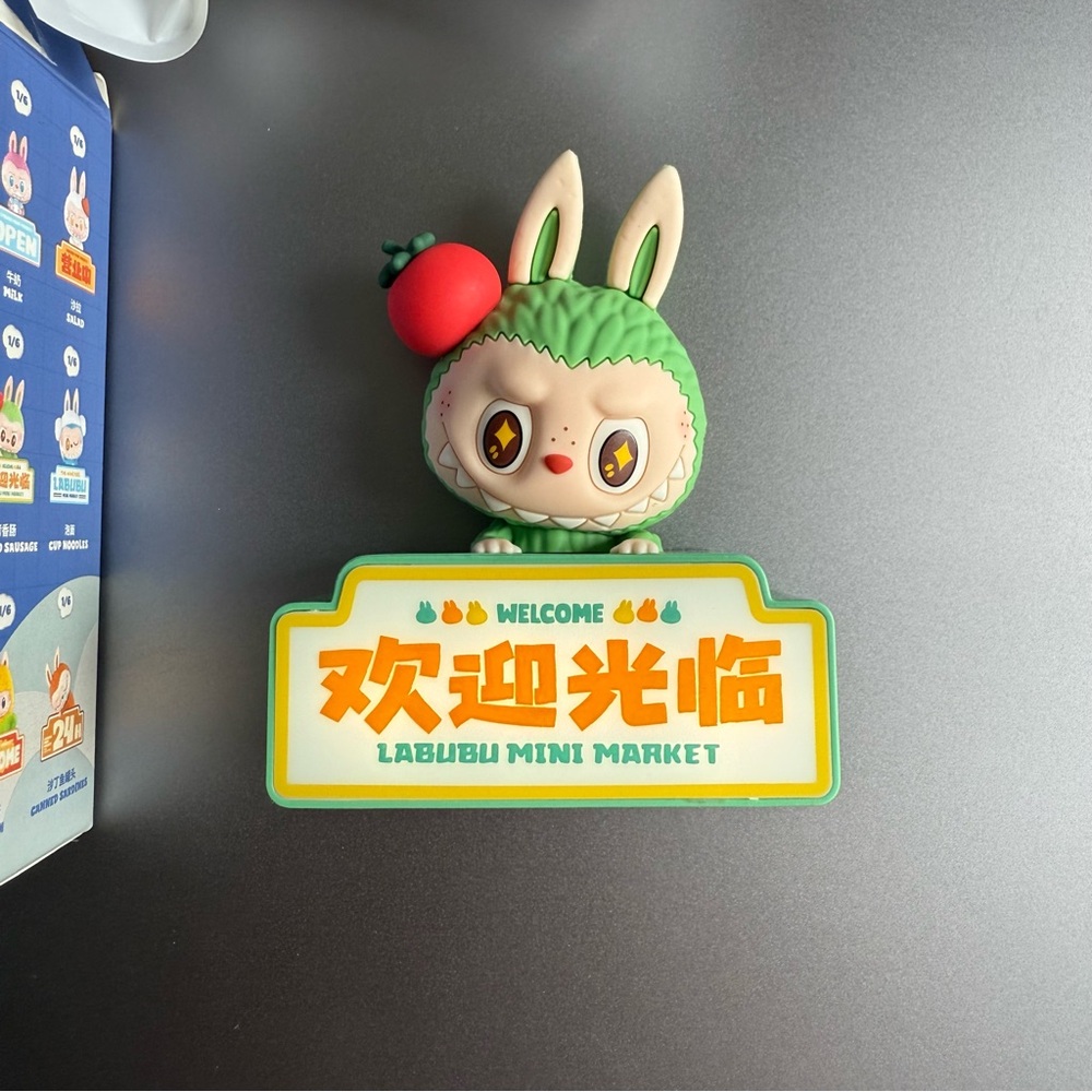 Pop Mart The Monsters Labubu Mini market fridge magnet - Grilled sausage - Picture 4 of 4